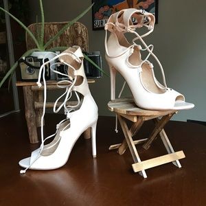 {VINCE CAMUTO} Signature Nude High Lace Up Heels